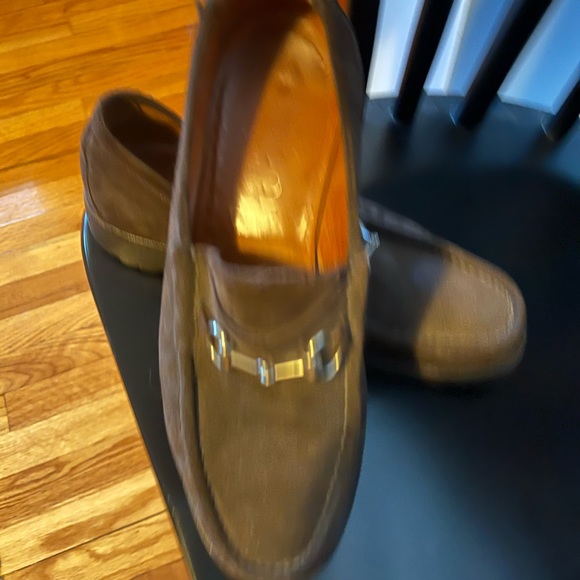 Gucci suede loafers in excellent condition. Hardly used, size 10. - Picture 4 of 6